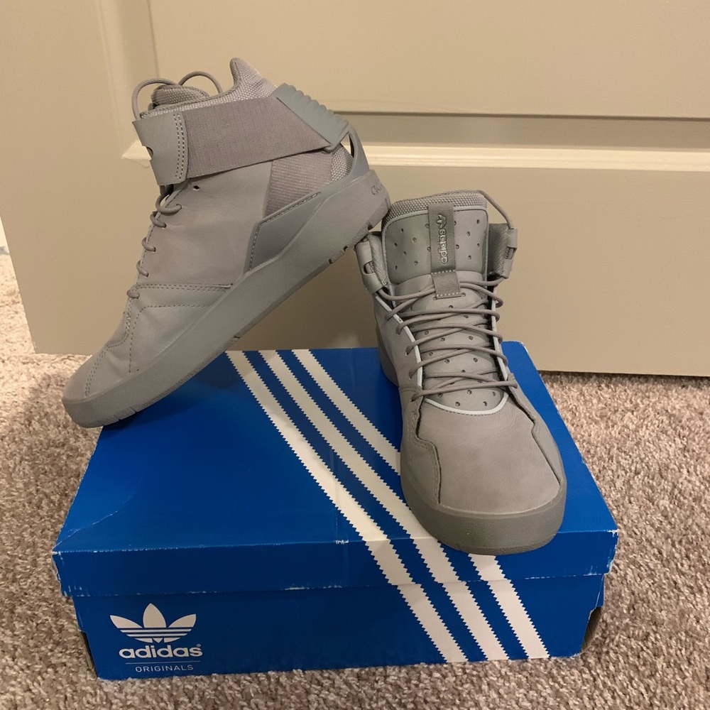 Adidas Vertias Mid K.